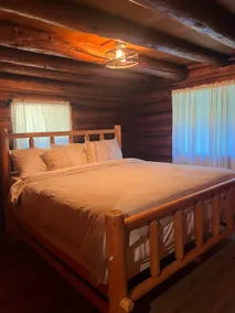 Log Cabin - first floor only and sleeps 2 - Image 3