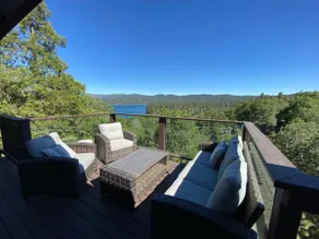 Amazing Lake Views! 3-Level Treehouse - Image 2