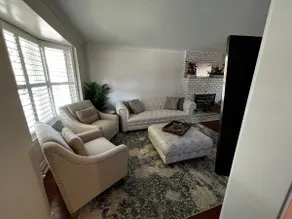 Gorgeous & Cheerful 4-bedroom home for big groups - Image 3