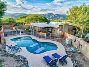 Family Getaway with Pool & Pet Friendly - Image 3