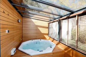 Lovers' mazet, wooden cabin with private hot tub - Image 2