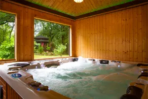 Stunning 4-Bedroom Country House with Hot Tub & Sauna near Loch Lomond - Image 2