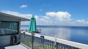 Waterfront House with beautiful afternoon sunset - Image 4