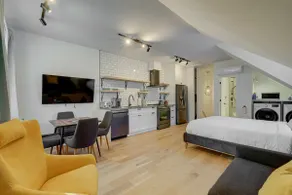 Loft at 913 Shefford - Image 4
