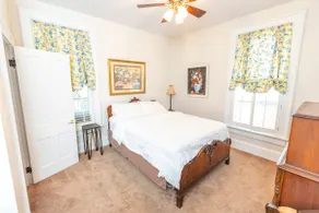 Beautiful Historic Glendale Suite 2 w/Wi-fi - Image 5