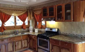 Cheerful 2-bedroom villa with shared pool - Image 5