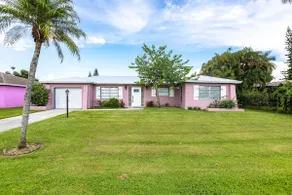 Naples - heated pool with 3BR/2BA, house - Image 2