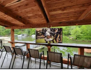 Lakefront-Hot tub-Boat Dock-Amazing Patio-RELAXING - Image 2