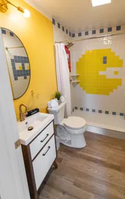 PAC-Man Room #11 – Retro 1960s Motel Near Chattanooga - Image 2