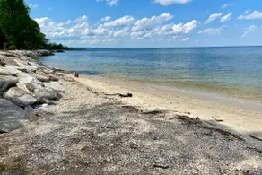 Cozy Cottage, Hot Tub, BlockToBeach, 1hr to DC - Image 2