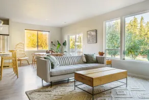 Modern Family Friendly 3BR, Open Layout, DT access - Image 3