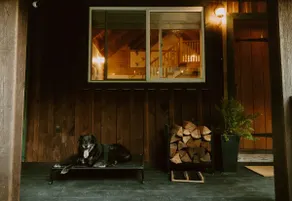 Charming, dog-friendly cabin with cedar hot tub - Image 2