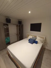Beautiful renovated apartment in the town center. - Image 3