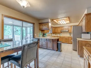 Quiet, secluded feel in this lovely 3 bedroom home - Image 5