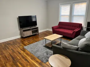 Modern Hill View Cottage - Image 3