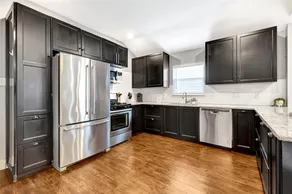 Close to Downtown/King Bed/Fast Wi-Fi/SmartTv - Image 4