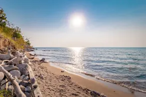 Updated Cottage in Southcott Pines, Grand Bend. Steps to Sun Beach - Image 4
