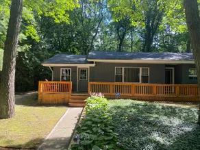 Updated Cottage in Southcott Pines, Grand Bend. Steps to Sun Beach - Image 2