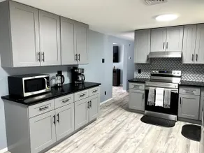 3 bedroom ranch home with backyard privacy - Image 3