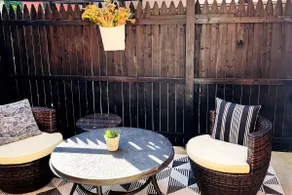 Cozy Spot on James | Walk Everywhere | Free Park - Image 3