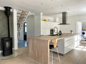 200 m2 large, bright, well-designed house in village - Image 2