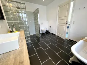 200 m2 large, bright, well-designed house in village - Image 3