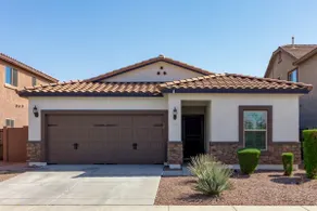 3 Bedroom Beautiful Desert Oasis - Image 3