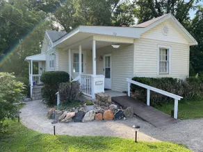 Danville Rock Cottage - Image 2