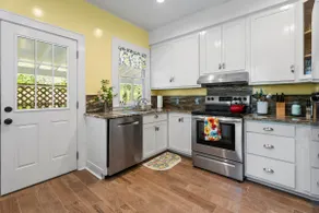 Downtown Brevard Pets Welcome 3/2 * Covered Porch* - Image 5