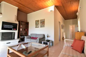 Mata's Spacious Apartment - Image 3