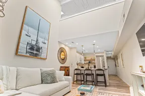 Chic Downtown Loft - Parking - Central New - Image 3
