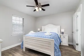 Lovely Upstairs 2-Bedroom condo with a pool - Image 4