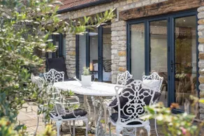 Beautiful One-bed Countryside Retreat In Bath - Image 3