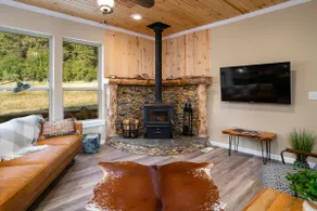 Luxury Mountain & River Cabin - Image 4