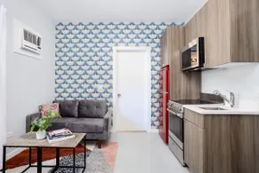 Fabulous Uptown Apartment - Clean & Close to Train - Image 3