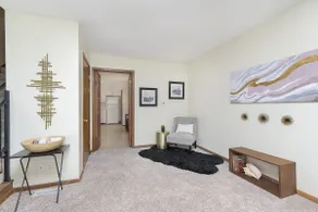 Cozy 2-Bedroom Apartment - Close To It All! - Image 5