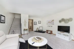 Cozy 2-Bedroom Apartment - Close To It All! - Image 4