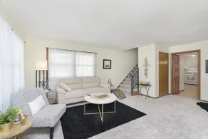Cozy 2-Bedroom Apartment - Close To It All! - Image 3