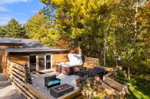 Up North 31 King Bed Hot Tub Pet Friendly Sleeps 8 - Image 2