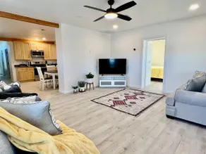 Cheerful Casa Grande•‿•Friendly*Wifi*Downtown - Image 2