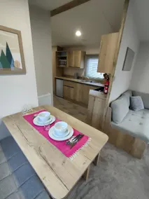 3 Bedroom Stylish Caravan - Vans With Business Sign Not Allowed - 113 - Image 5
