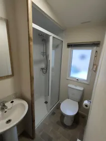 3 Bedroom Stylish Caravan - Vans With Business Sign Not Allowed - 113 - Image 4