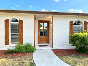 Newly Renovated Home | 3BR Home in Prime Location - Image 3