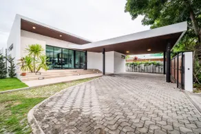 Movenpick Residences 4-Bedroom Pool Villa Beach Access, Na Jomtien Pattaya - Image 4