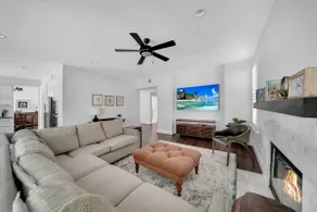 Flora Vista-Saltwater POOL! Close to Beach! Shopping! Family Friendly Play Park! - Image 5