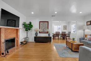 Boho 5BR/3BA Alhambra | Sleeps 10 | Self Check-in - Image 2