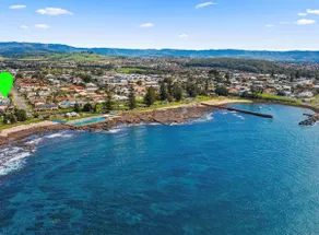 Coastal Vibes - Walk to beach, Marina, Cafes and Pubs - Image 2