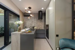 Frida's Majestic Living - Image 3