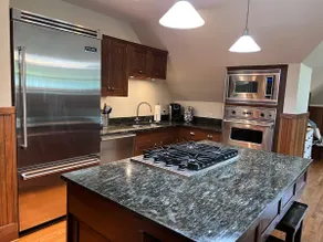 Cozy Coach House in Evanston, near Lake/NU - Image 4