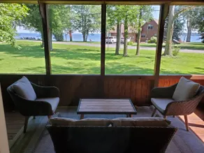 Lakeside Cabin - Image 5